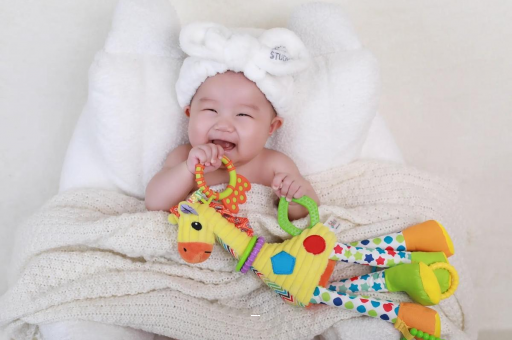 安陆宝宝舌苔白怎么回事